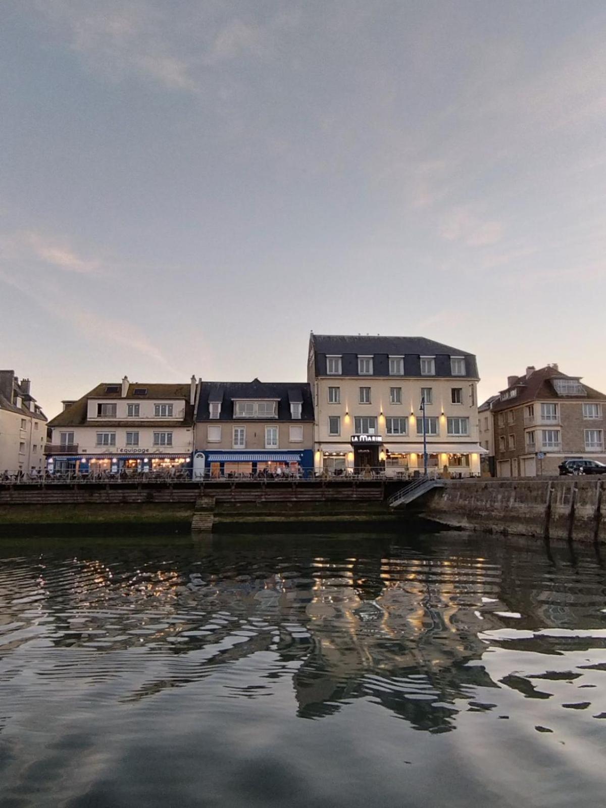 Le Grand Hotel De La Marine "Face A La Mer" Port-en-Bessin-Huppain Eksteriør billede