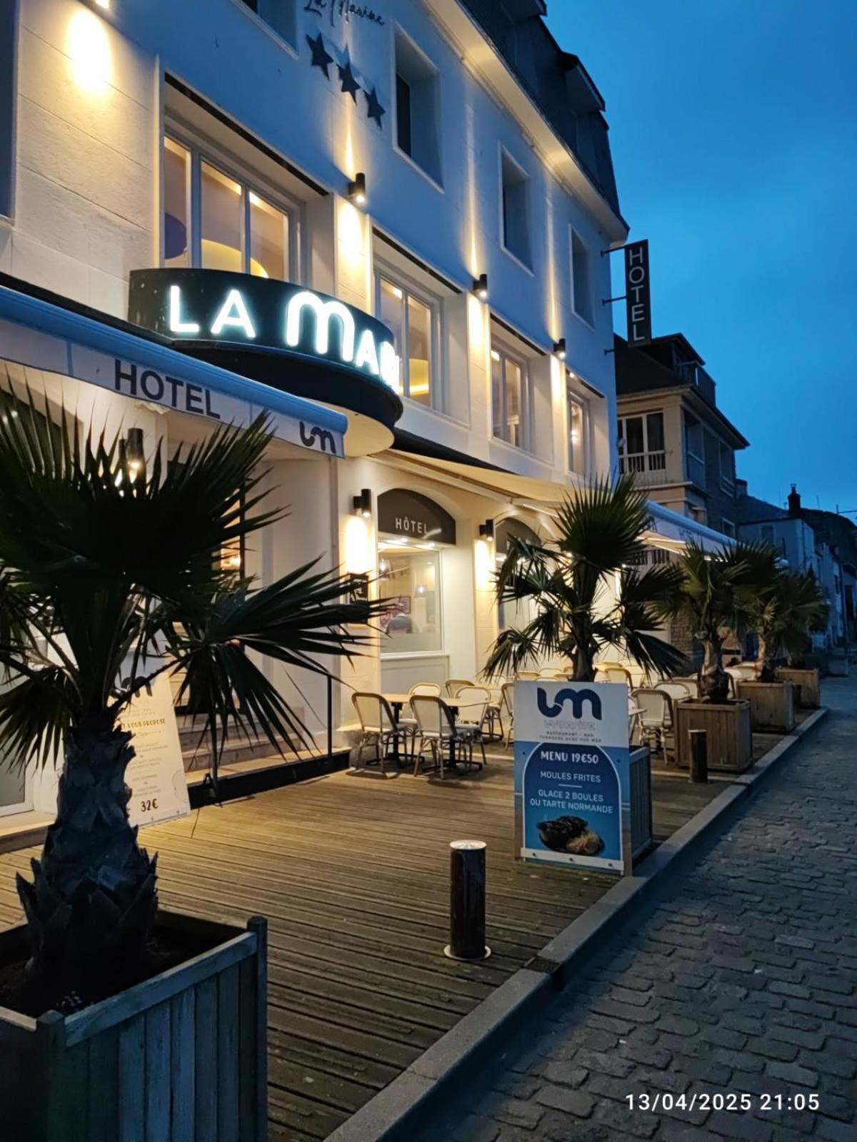 Le Grand Hotel De La Marine "Face A La Mer" Port-en-Bessin-Huppain Eksteriør billede